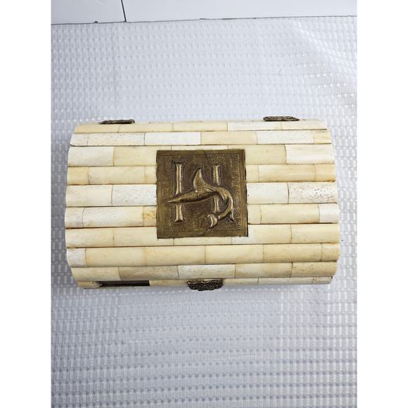 Vintage Carved Bone Hinged Trinket Box - Black Velvet Lined -  Made in India - Picture 2 of 12